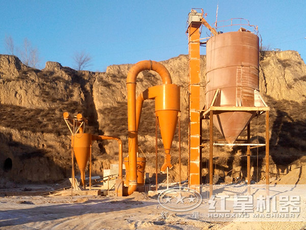 磨粉機戶外粉磨現場
